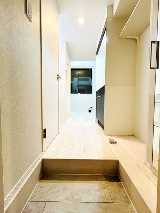 Latte北葛西の玄関写真