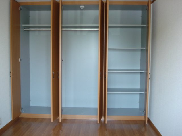 収納　南洋室クローゼット