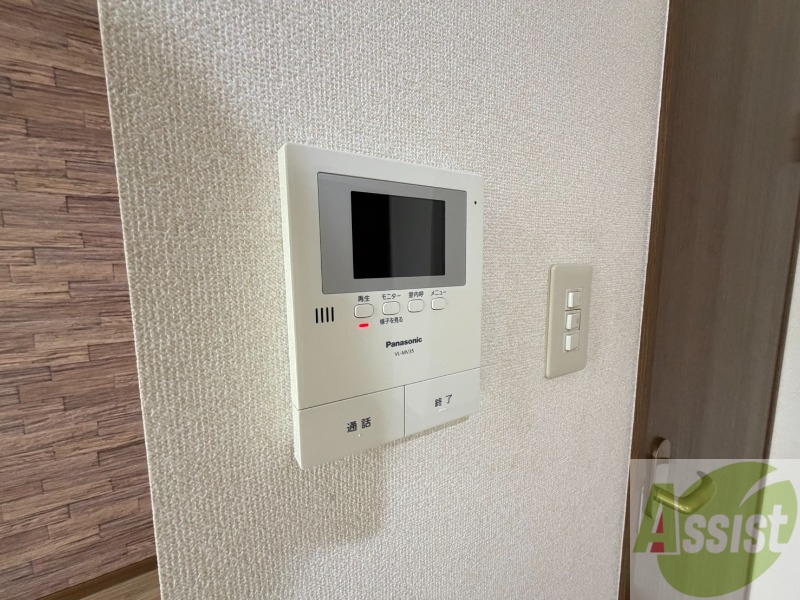 セキュリティ　ＴＶモニター付インターホンです。来客者の顔が見えるので安心！