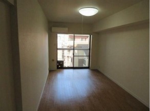 ラミアール門前仲町の居間写真