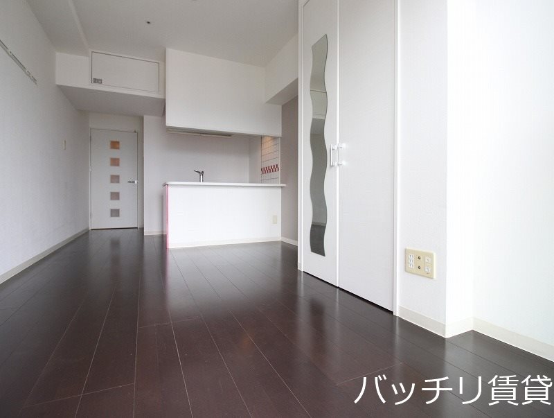 居室・リビング　写真は別号室イメージの為、現状を優先致します