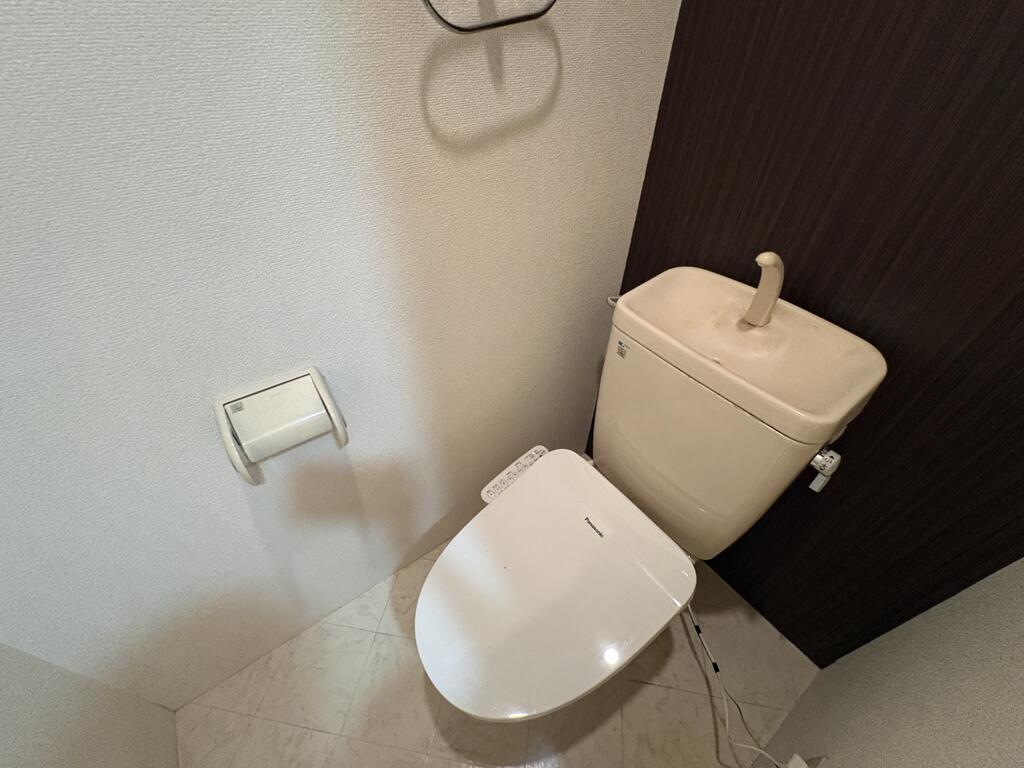 西鉄天神大牟田線 聖マリア病院前駅 徒歩5分 6階建 築29年のトイレ写真