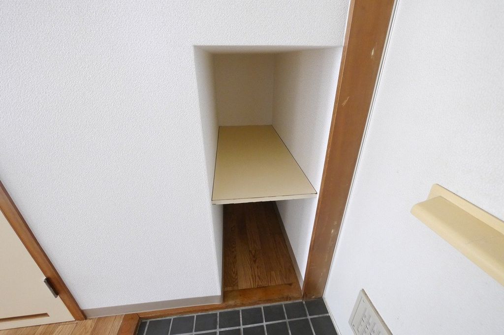 ホワイトハイツの玄関写真
