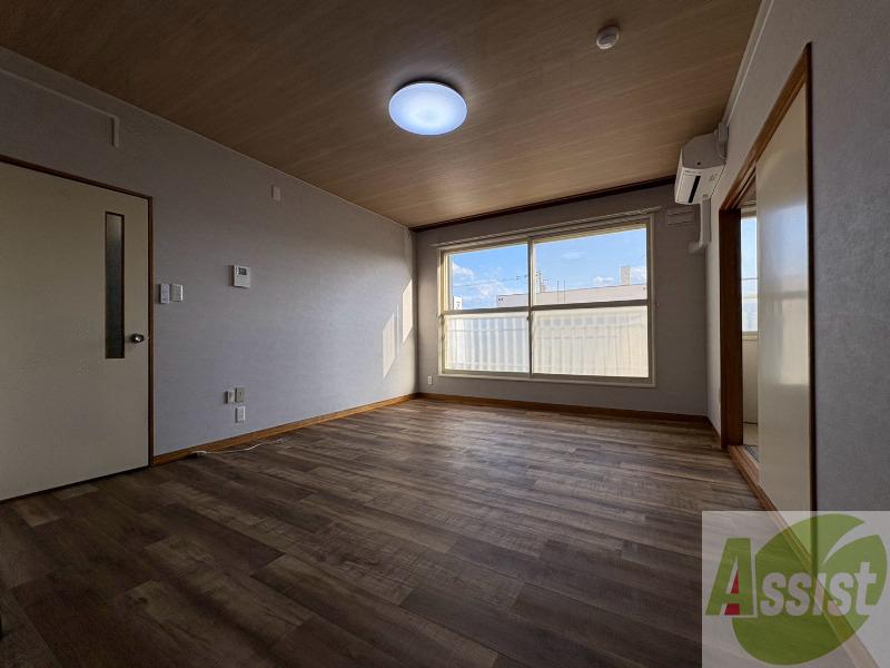 居室・リビング　広くてキレイなお部屋が広がっていて、充実した生活が送れそう。