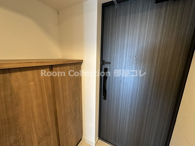 玄関　※同物件他部屋写真 反転、色違いの場合有 現況優先