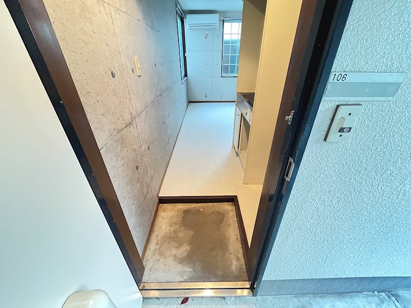 京王線 つつじケ丘駅 徒歩13分 2階建 築36年の玄関写真