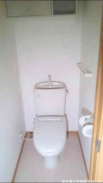 サニー カームリーのトイレ写真