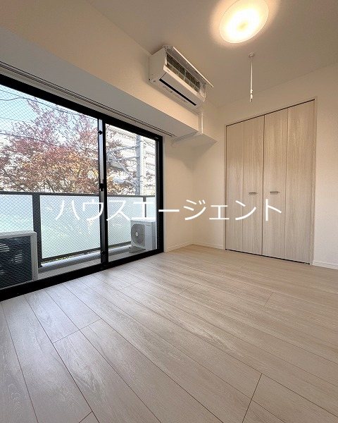 その他部屋・スペース　リビングとは引き戸で繋がる洋室です。※参考画像