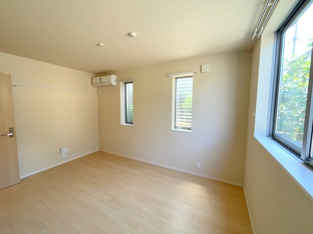その他部屋・スペース　★2面採光の明るいお部屋です★