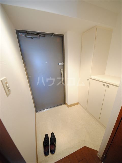 グレンパーク新大阪IIの玄関写真