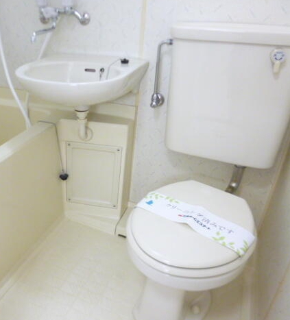 京王線 芦花公園駅 徒歩6分 2階建 築36年のトイレ写真