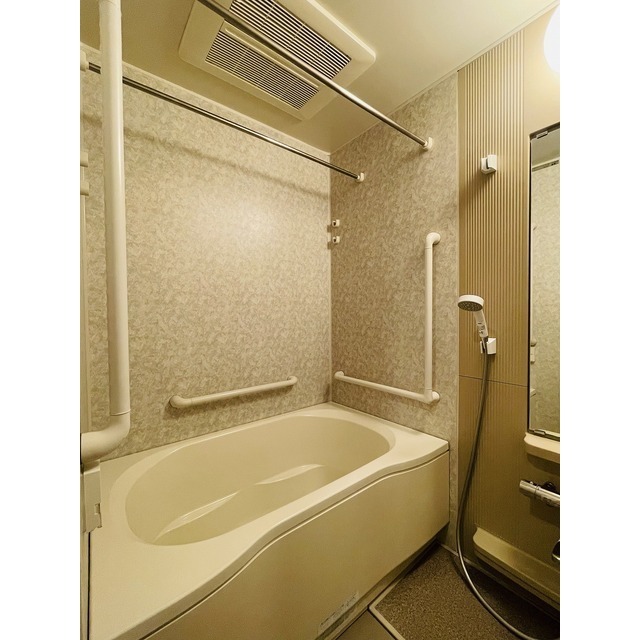 バス・シャワールーム　同タイプ・別部屋写真