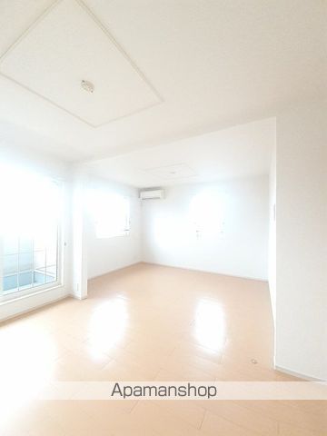ＪＲ福塩線 戸手駅 徒歩8分 2階建 築16年の居間写真