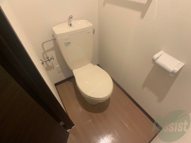 トイレ　こちらはトイレです。清潔感があり、安心して使用できます。