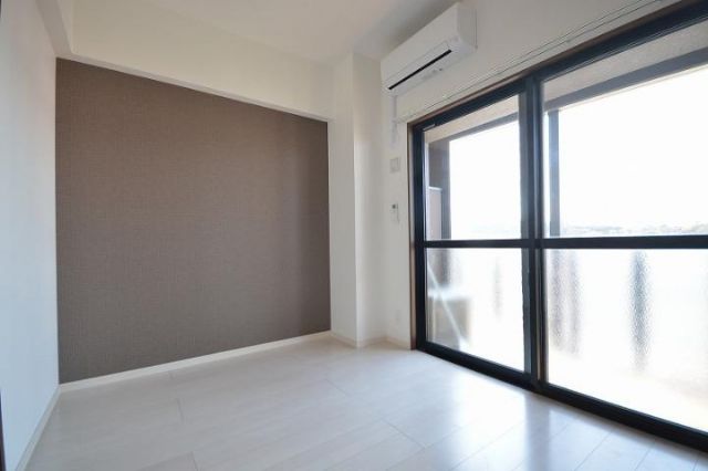 THE SQUARE Platinum Residenceの居間写真