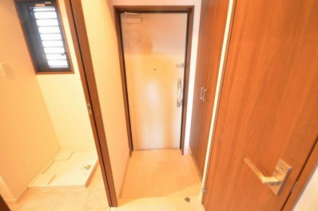 THE SQUARE Platinum Residenceの玄関写真