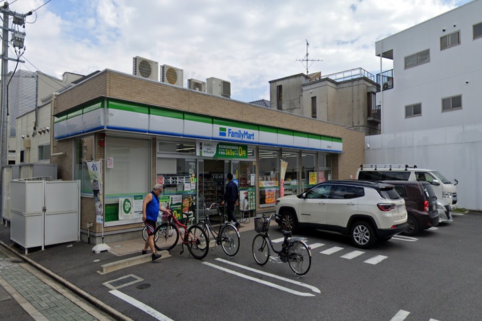 コンビニ　ファミリーマート徳川町店（コンビニ）まで650m