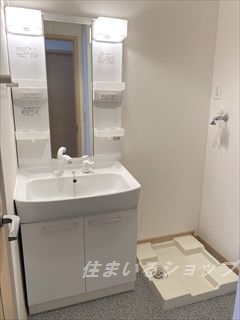 【広島市安佐北区白木町大字井原のアパートの洗面設備】