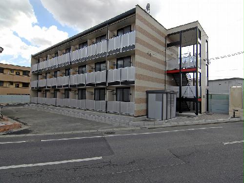 建物外観　家具家電設置、カードキー採用。