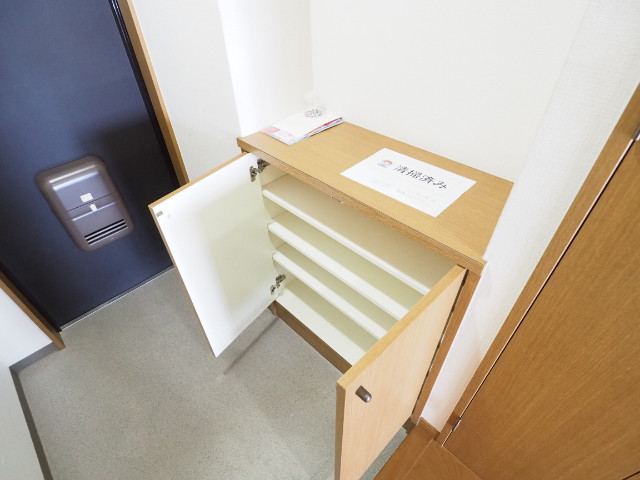 玄関　玄関収納あり