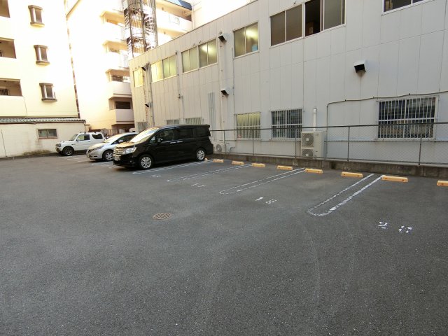 駐車場　詳細は、RISUMO江坂本店→06 6155-7137まで♪