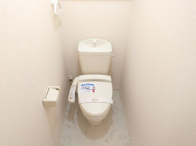 【静岡市駿河区西島のアパートのトイレ】