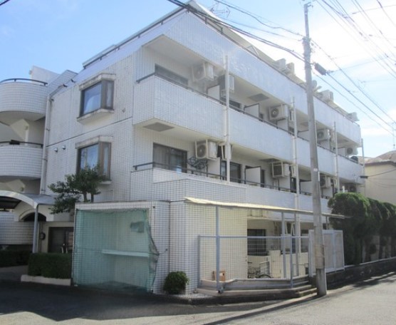 横浜市緑区青砥町のマンションの建物外観