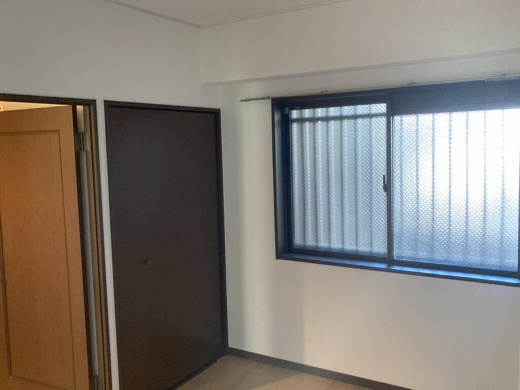 その他部屋・スペース　玄関横4.5帖洋室です。エアコン取付不可です。