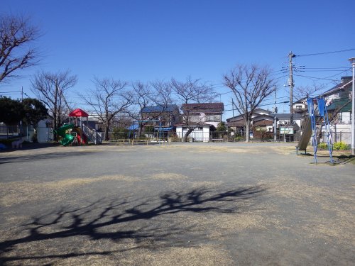 【あだたら荘の公園】