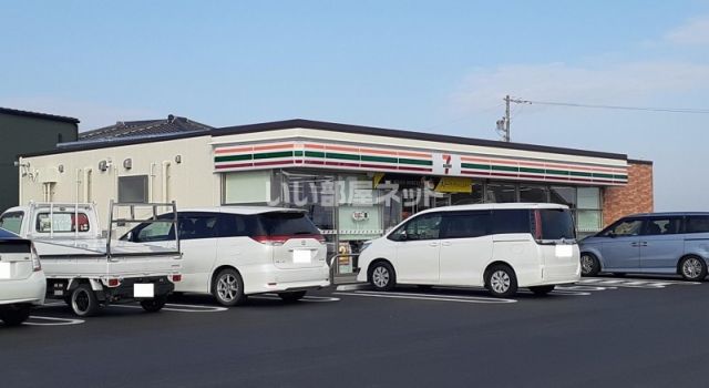 【多気郡明和町大字中海のアパートのコンビニ】