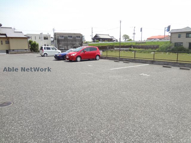 【セントレージTMRの駐車場】