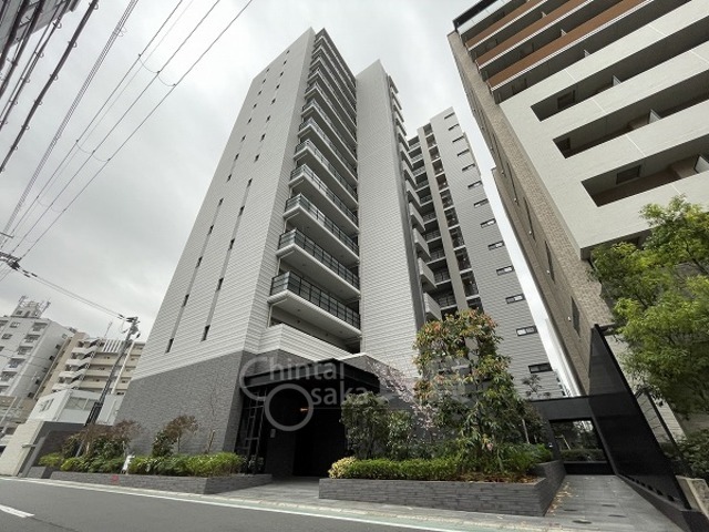 吹田市広芝町のマンションの建物外観