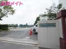 【四日市市八田のアパートの小学校】