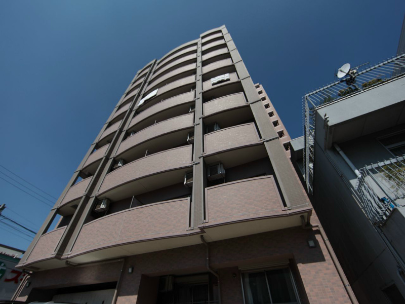 名古屋市東区白壁のマンションの建物外観