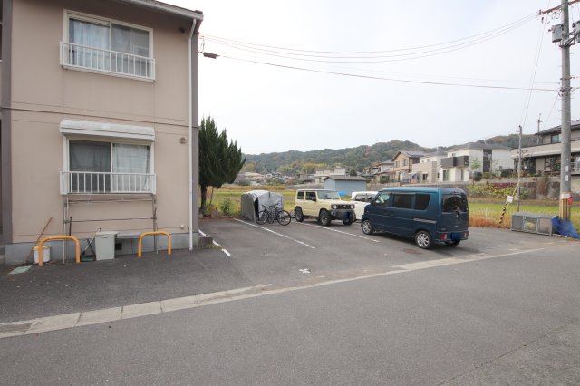 【サンコート飛鳥の駐車場】