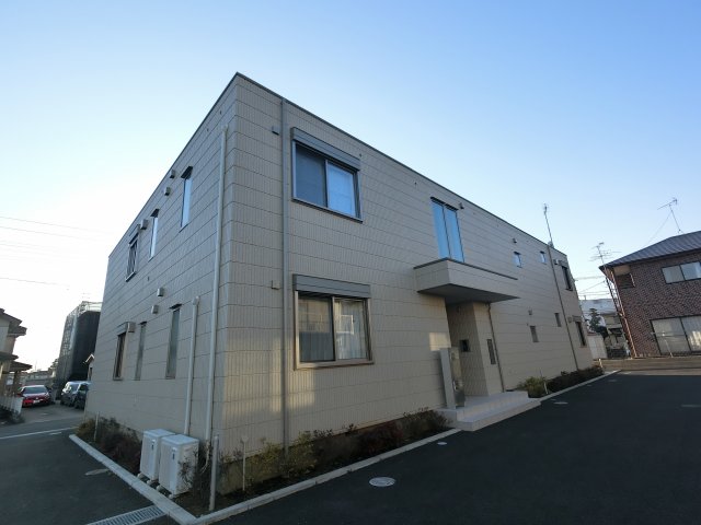 【成田市不動ケ岡のマンションの建物外観】