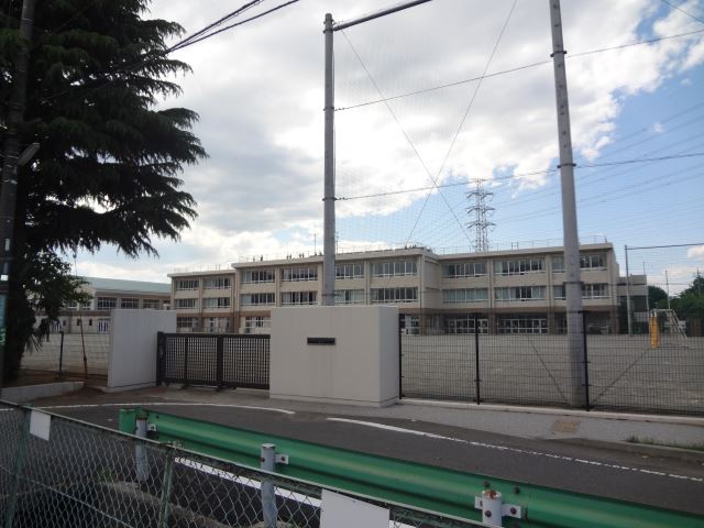 小学校　市立平山小学校（小学校）まで960m