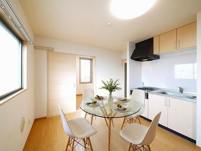 居室・リビング　CGで家具等を配置したもので家具等は含まれません