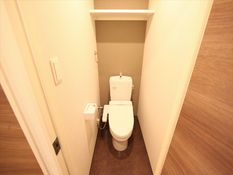 トイレ　温水洗浄便座付トイレ