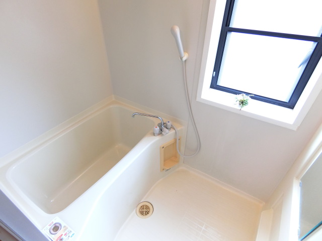 バス・シャワールーム　同物件別部屋イメージ写真