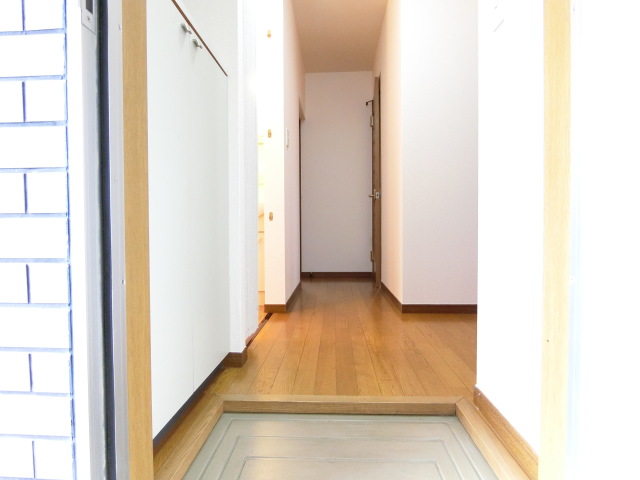 玄関　同物件別部屋イメージ写真