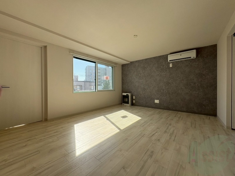 居室・リビング　広々としたリビングですね。使い勝手がよさそうですね！