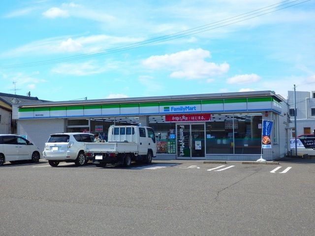 コンビニ　ファミリーマート桑名安永東店（コンビニ）まで800m
