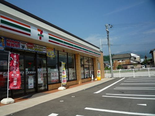 コンビニ　セブンイレブン 勝山郡町店（コンビニ）まで750m