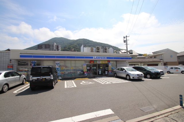 コンビニ　ローソン小倉霧ケ丘三丁目店（コンビニ）まで575m