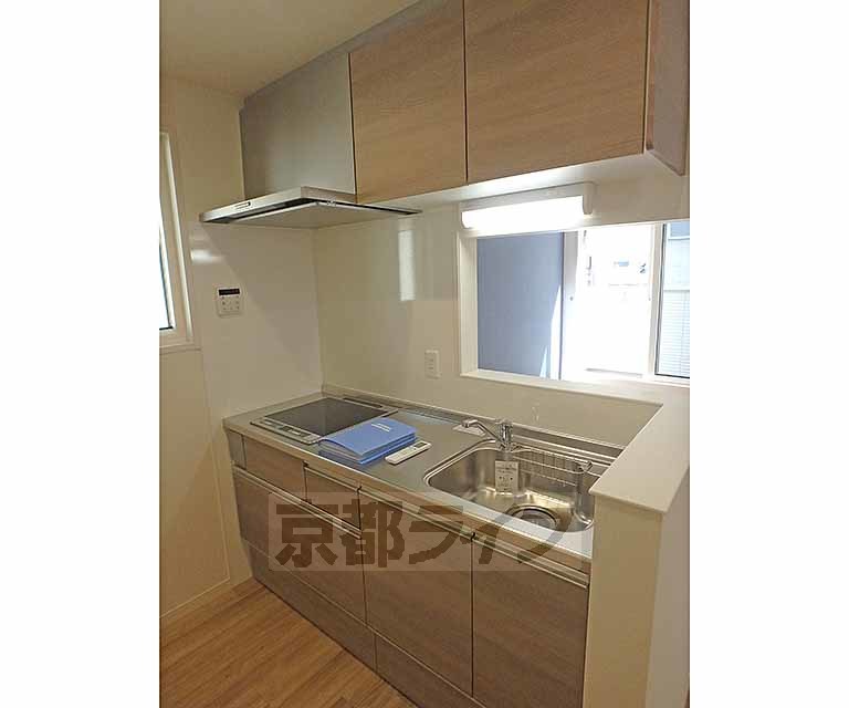 キッチン　ワイドサイズのシステムキッチンです。