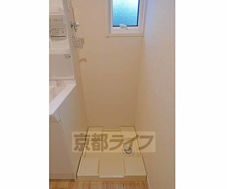 その他設備　洗濯機置き場は脱衣場にあります。