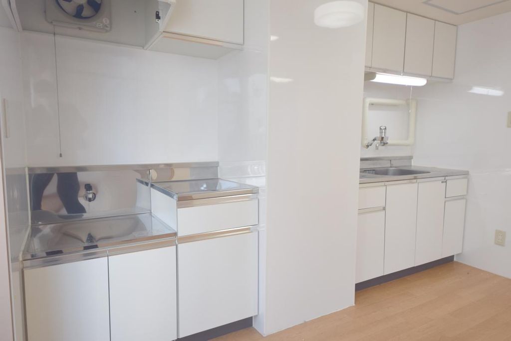 キッチン　※同建物別号室設備施工例　現況優先