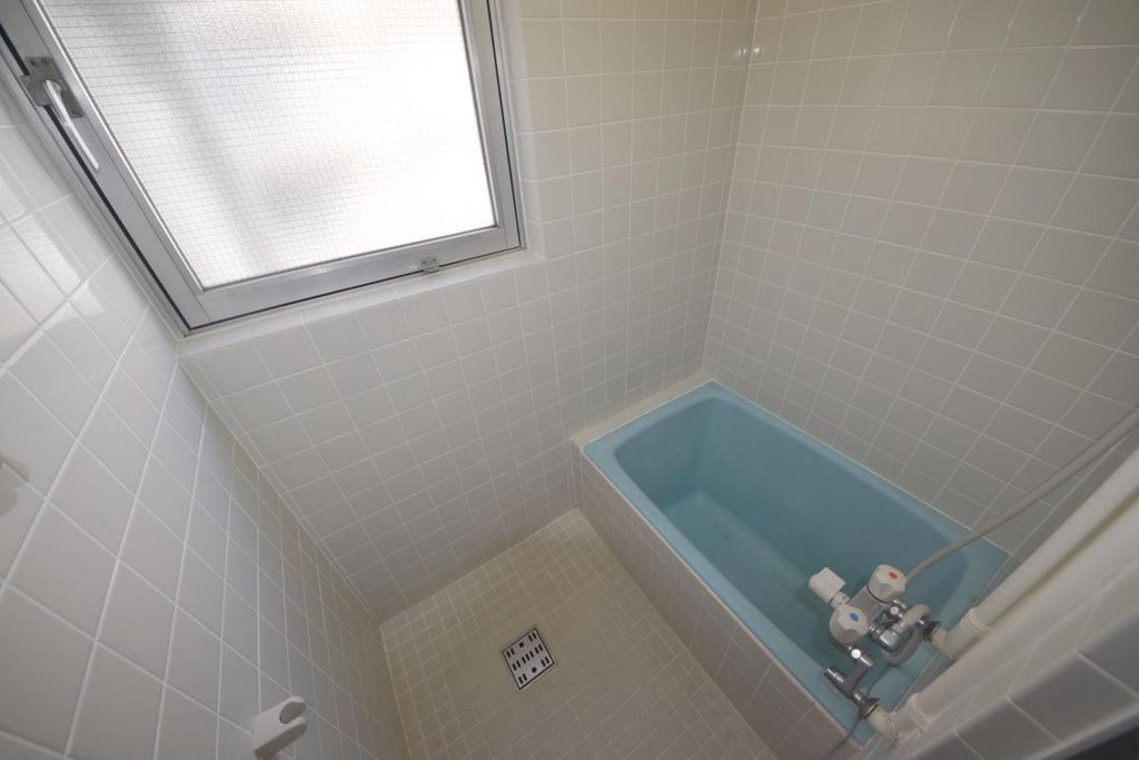 バス・シャワールーム　※同建物別号室設備施工例　現況優先