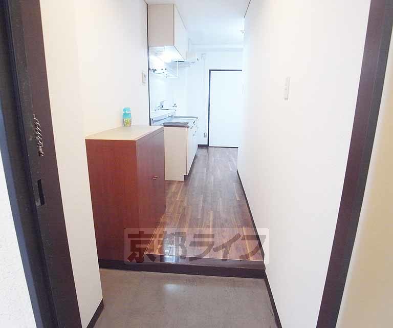 その他部屋・スペース　明るい廊下です